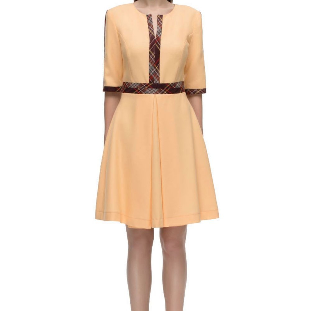 LATTORI-SPLIT NECKLINE